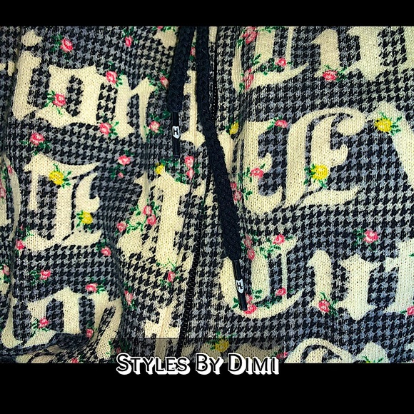 ✨Harajuku Lovers by Gwen Stefani Hoodie ✨ - Picture 5 of 9